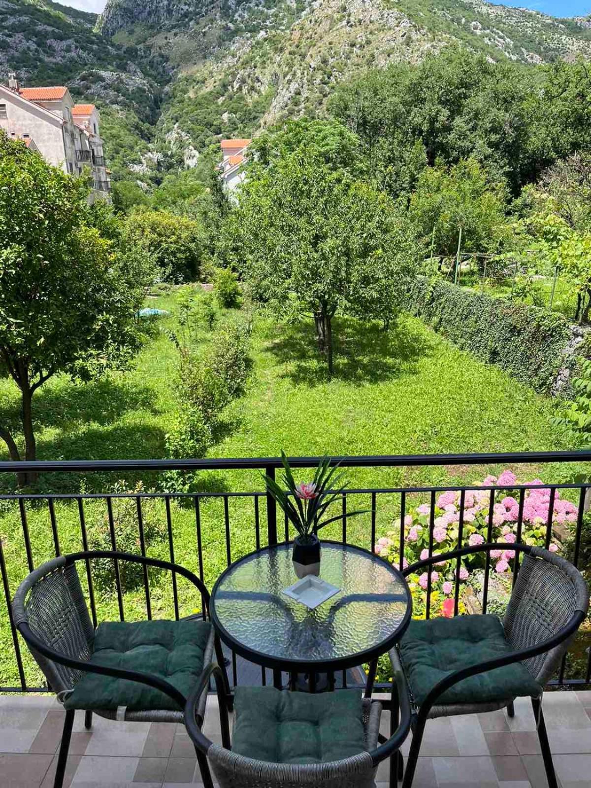 Pavle Apartmani Risan Exterior foto